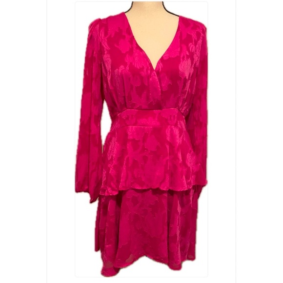 Band of the Free Women’s Pink Short Party Dress Long Sleeve Open Back New Large - Picture 1 of 16
